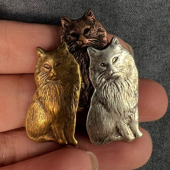 Source Unknown Jewelry - Multicolor cat pin / copper/ gold / silver 3 cats
